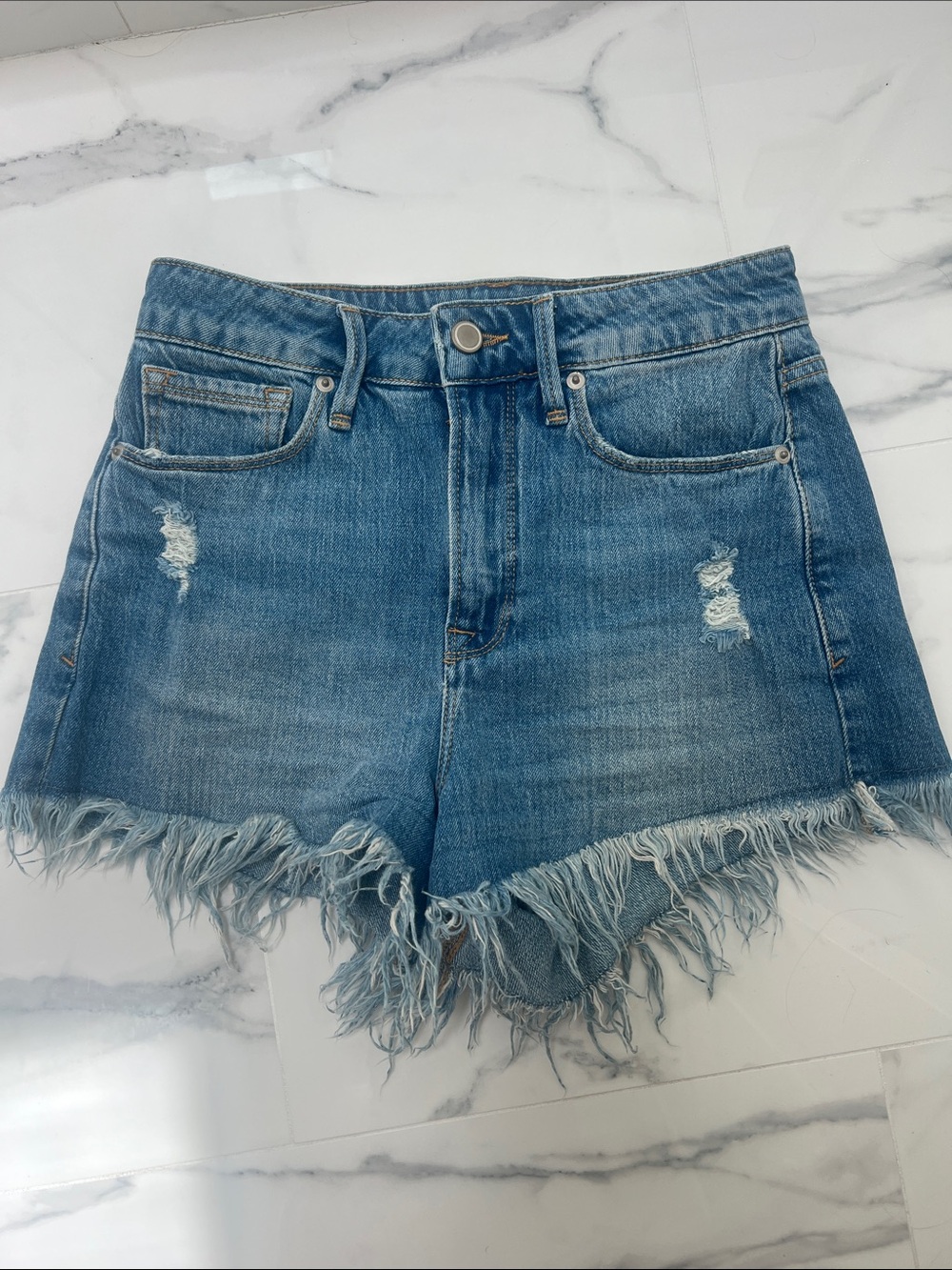 Good American Light Blue Frayed Hem Jean Shorts size 25